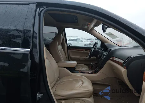 2010 Saturn Outlook Xr-L z USA, uszkodzony, nr VIN 5GZLRVED2AJ127743